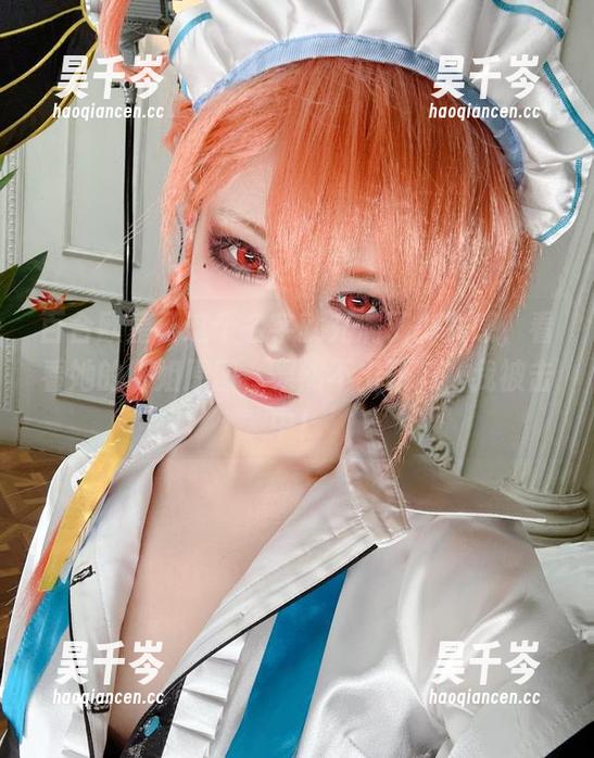 百合欧皇子这个名字就充满了少女感，看看她的御姐原图，果然不出所料，我被击中！