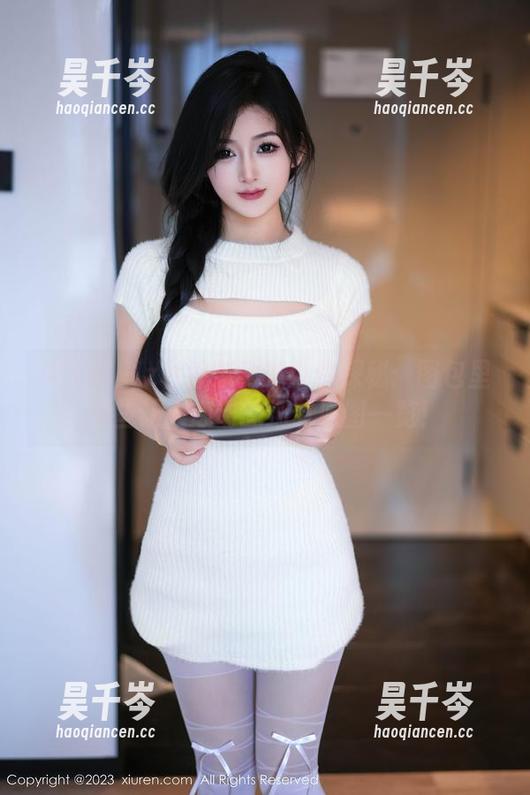 秀人网 - z杯悠悠学妹带你探秘：图包里那些让人心动的细节原图一览！
