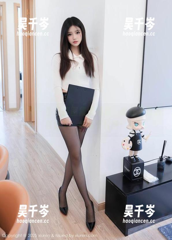 秀人网 - 牛仔裤图集大揭秘，南乔又要搞事情了，快来下载吧！