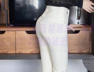 秀人网 – 可可芝的短裙精选：花瓣与裙摆之间的秘密
