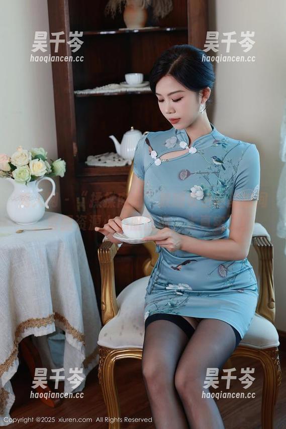 秀人网-揉揉肉肉 秀人网 - “揉揉肉肉”被睡衣包围的瞬间,套图资源小心脏乱撞,太真实了!