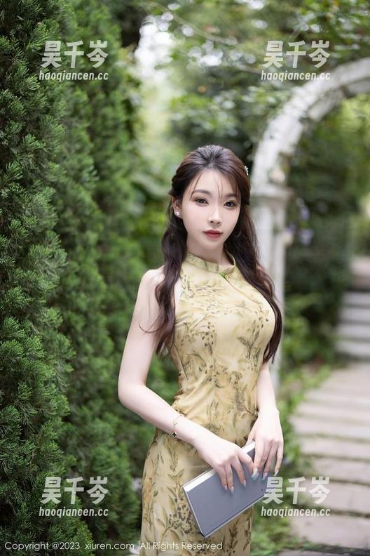 秀人网-玛鲁娜Manuela 秀人网 - 当玛鲁娜Manuela相机对准私拍:是艺术,是生活,还是我自己也不知道的东西?