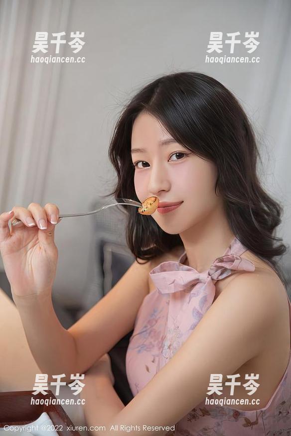 秀人网 - 璀灿的妹妹：原图里的瞬间，图册里的梦境