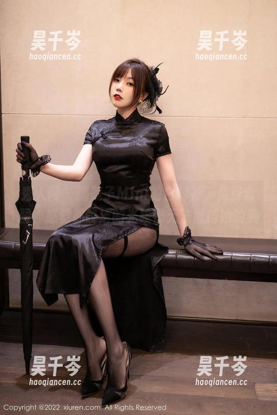 秀人网-糯美子Mini 秀人网 - 糯美子Mini的白衬衫,免费套图,感觉那皎洁的光线都无法抵挡她的美