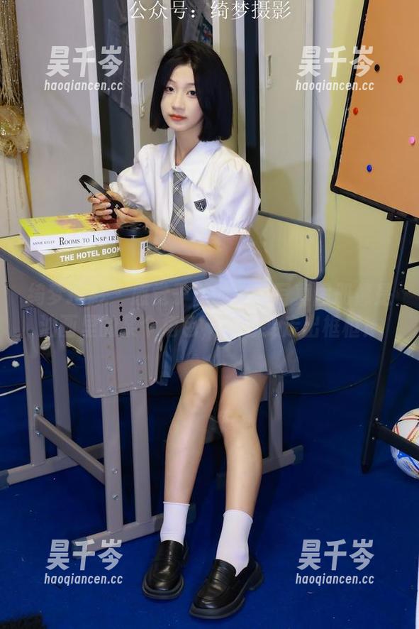 绮梦摄影-子涵 绮梦摄影 - 感觉子涵的少女写真图册像是油画里的某个角色,随时要走出框框!