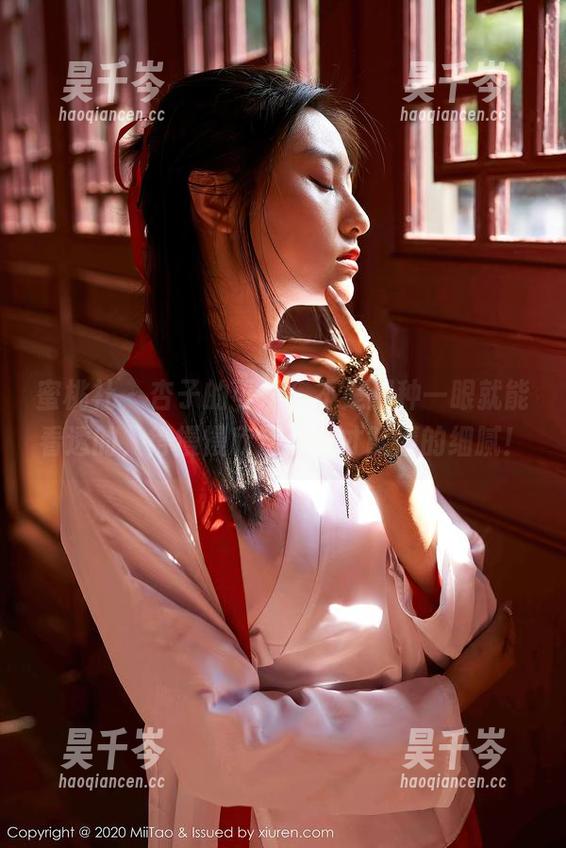 蜜桃社 - 杏子的可爱，不是那种一眼就能看透的，得慢慢欣赏原图才能懂的细腻！