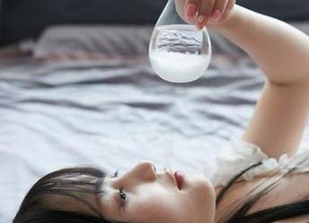蜜桃社 – 在珍妮Jeane的泳池中畅游，下载吧，让你清凉一夏