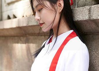 蜜桃社 – 吊带美图，只有美绪能把它穿得如此懒得理人！