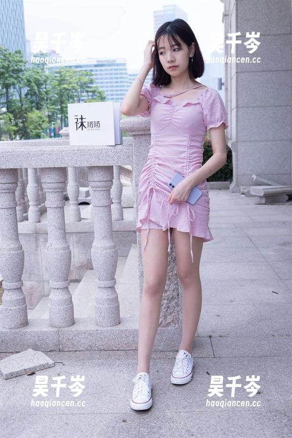 袜啵啵-稚予 袜啵啵 - 吊带肉丝里的稚予,作品美得让人心跳加速的那种!