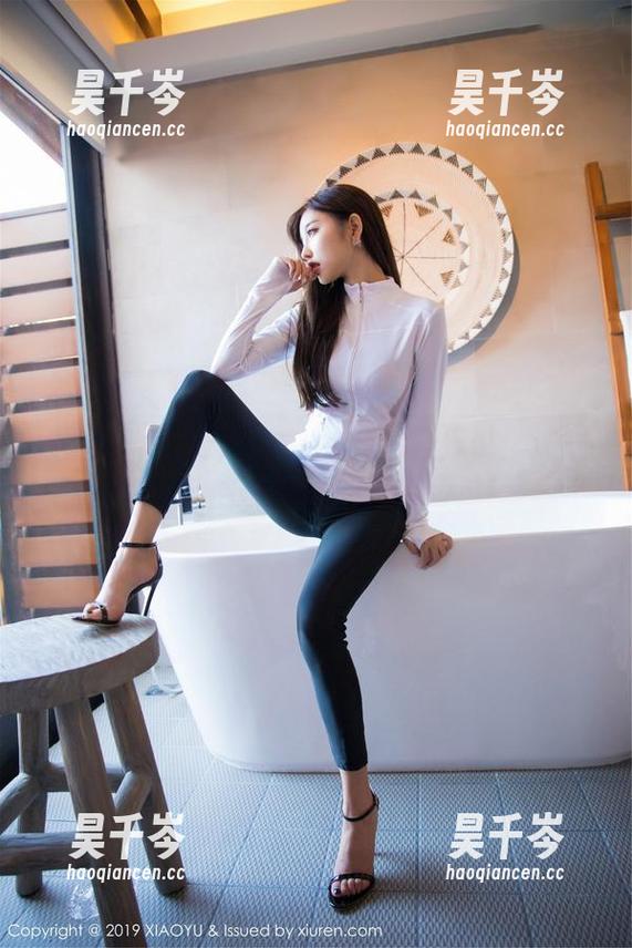 语画界-小海臀Rena 语画界 - 小海臀Rena的夏日传说:连衣裙下的故事,原图不容错过!