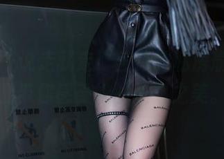 语画界 – 说走就走！言沫的私房瑜伽，原图带你感受她的柔韧之美。