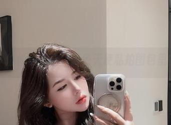 微密圈 – 偷偷告诉你，阿色天使私拍图包里的秘密！