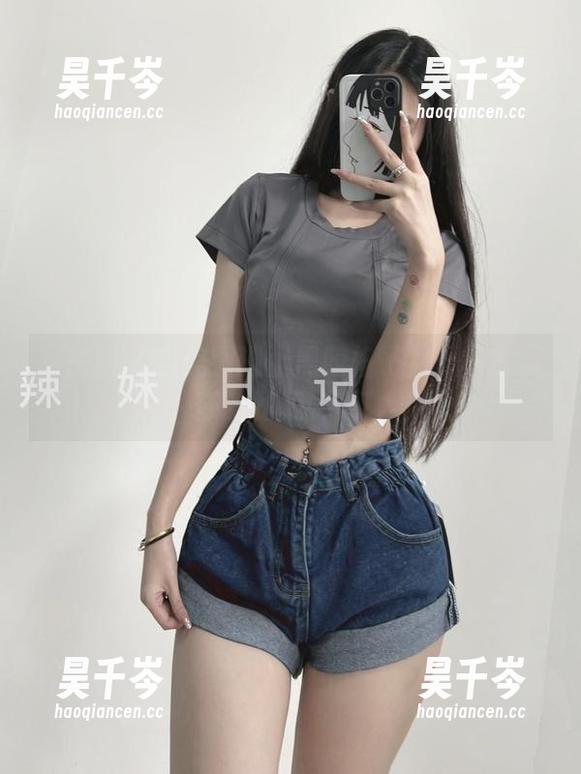 陈佩奇 微密圈 - 当美图遇上黑胶格子裙——陈佩奇的私藏秘籍!