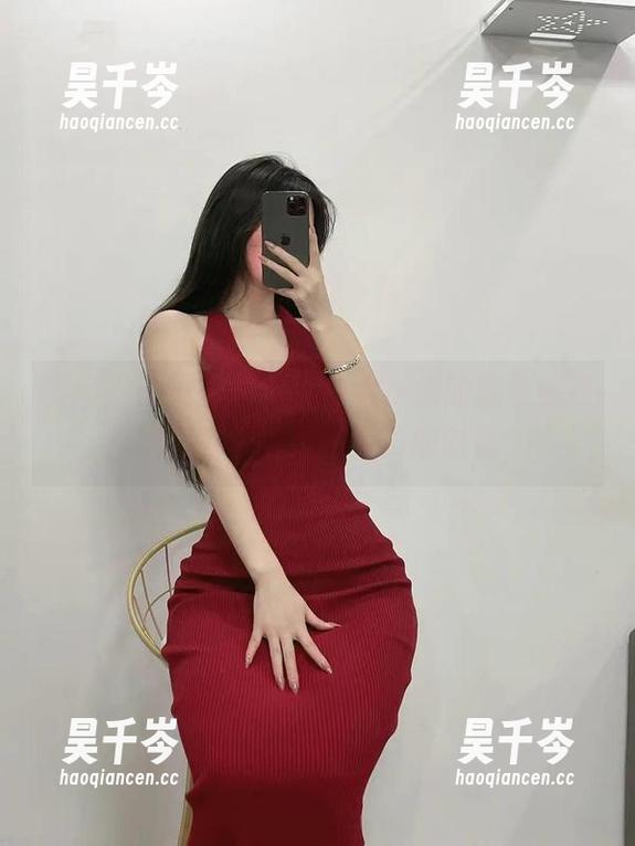 微密圈 - 一窥高清，陈大小姐的黑色连衣裙图包，真是不怕冷的时尚